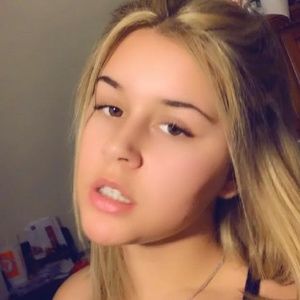 Meet your Posher, Mickinzie